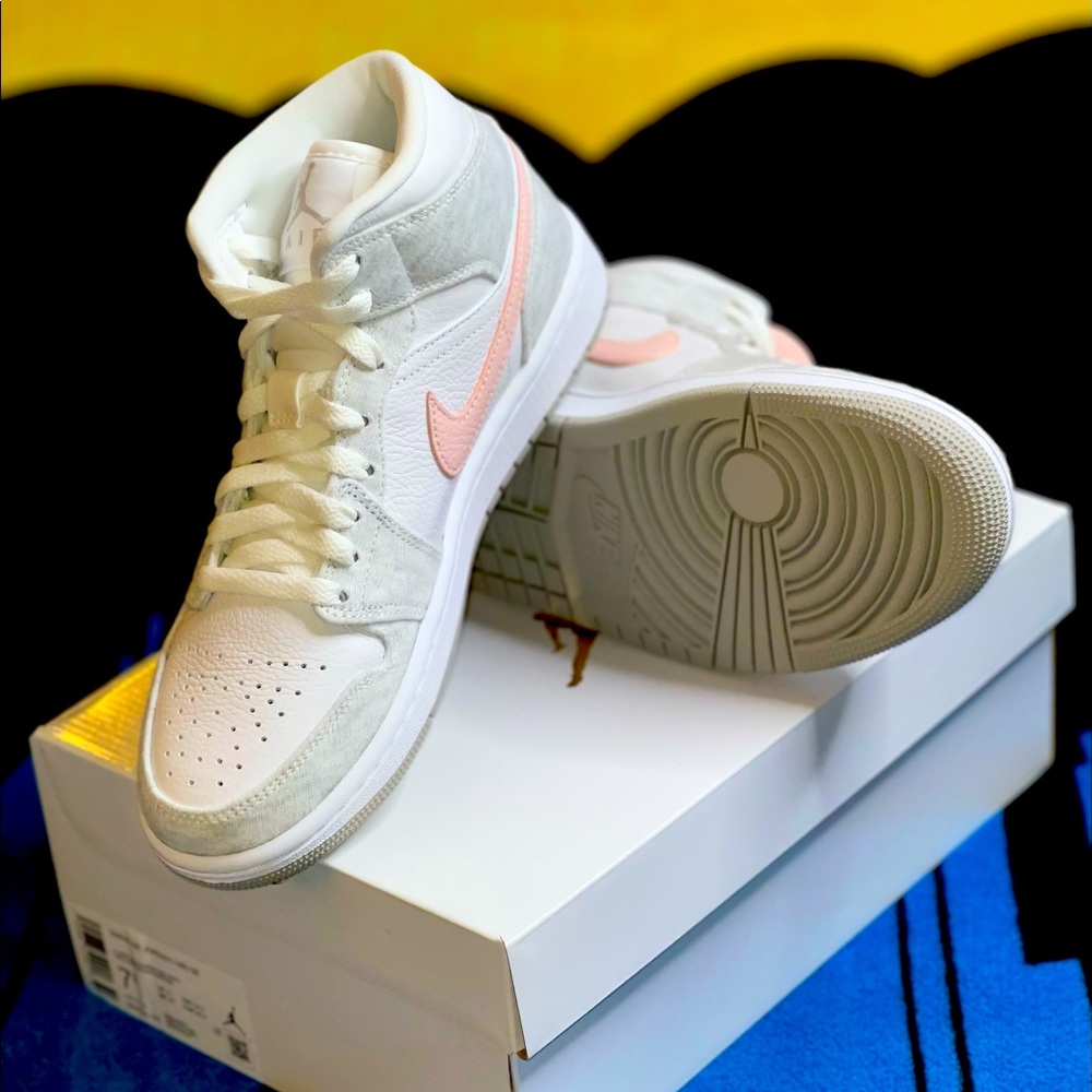 Jordan 1 mid SE “Light Iron Ore”